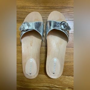 Used silver Coach bleeker sandals size 7.5